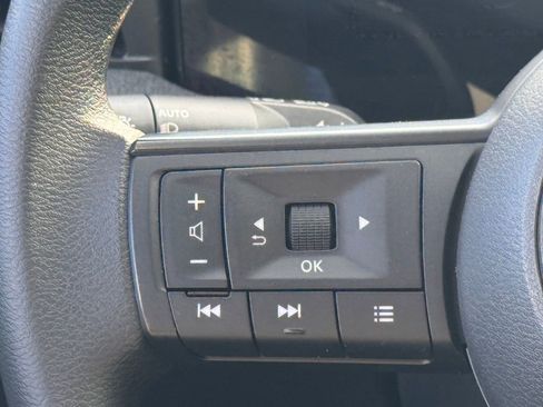 Certified 2025 Nissan Kicks SV image 15