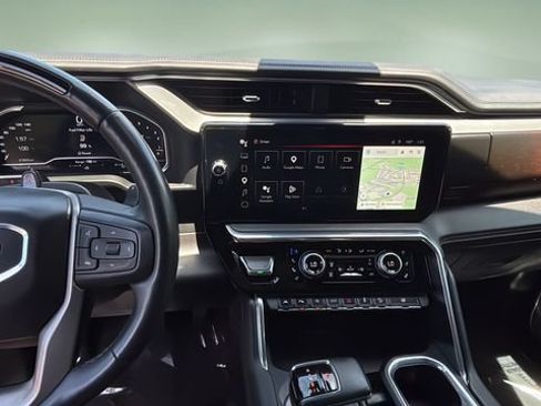 Used 2024 GMC Sierra 1500 Denali AWD/4WD image 11