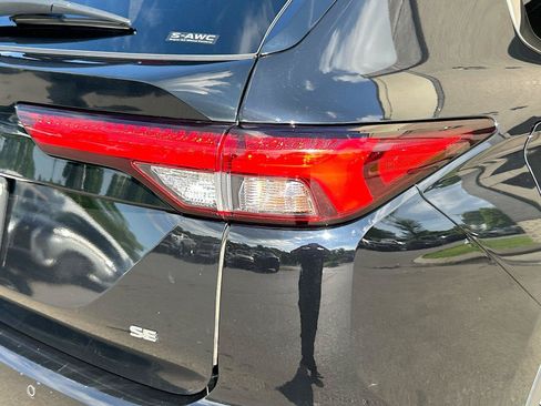 Used 2024 Mitsubishi Outlander SE AWD/4WD image 11