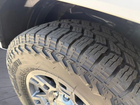 Used 2018 Toyota 4Runner TRD Off-Road AWD/4WD image 30