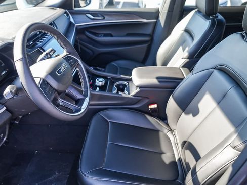 New 2025 Jeep Grand Cherokee Limited image 19