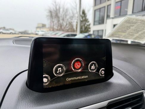 Used 2018 MAZDA MAZDA3 Touring image 32