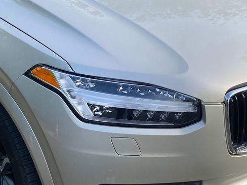Used 2018 Volvo XC90 T6 Momentum w/ Momentum Plus Package image 4