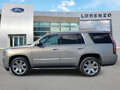 Used 2018 Cadillac Escalade Luxury image 8