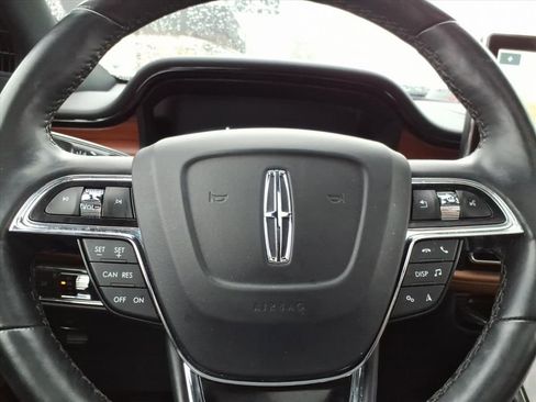 Certified 2022 Lincoln Nautilus Reserve image 24