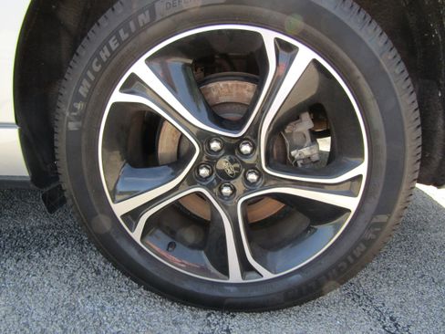 Certified 2022 Ford Edge ST w/ Equipment Group 401A image 12