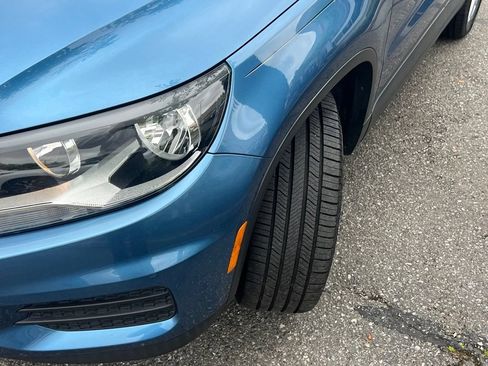 Used 2018 Volkswagen Tiguan Limited FWD image 3