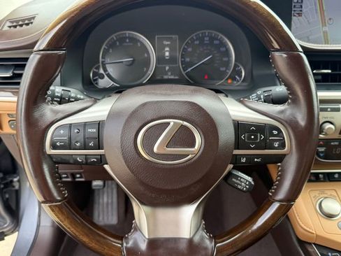 Used 2017 Lexus ES 350 w/ Luxury Package FWD image 13