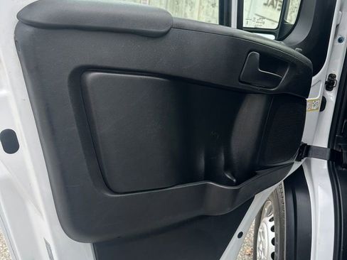 Used 2025 RAM ProMaster 2500 w/ Convenience Group FWD image 8
