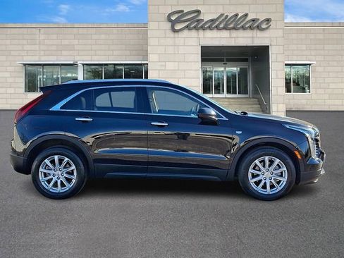 Used 2023 Cadillac XT4 Luxury w/ Cold Weather Package image 9