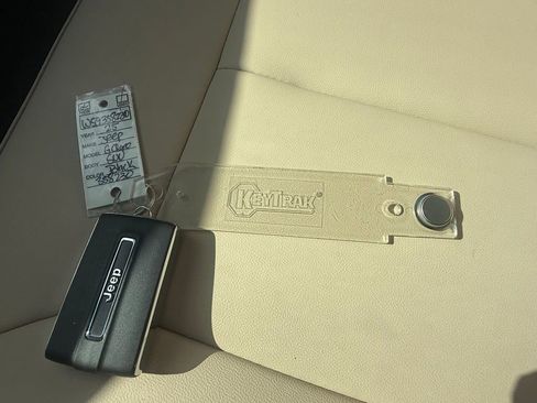 New 2025 Jeep Grand Cherokee Limited image 38