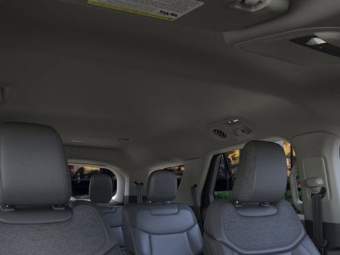 New 2025 Ford Explorer Active w/ Active Comfort Package image 22