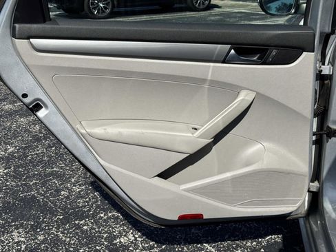 Used 2012 Volkswagen Passat 2.5 S image 21