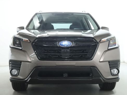Used 2023 Subaru Forester Premium AWD/4WD image 5