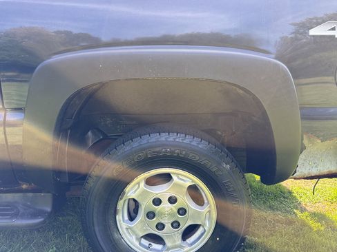 Used 2004 Chevrolet Avalanche 4x4 image 40