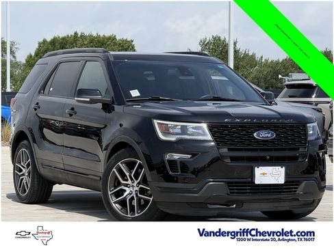 Used 2018 Ford Explorer Sport w/ Equipment Group 401A AWD/4WD image 2