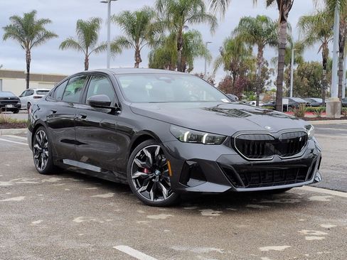 New 2026 BMW i5 eDrive40 w/ M Sport Package image 2