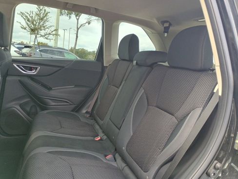 Used 2020 Subaru Forester Premium image 17