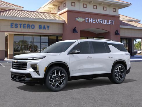 New 2026 Chevrolet Traverse High Country FWD image 2