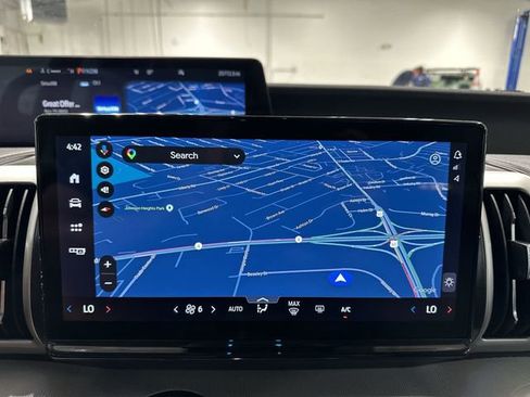 Used 2025 Ford Expedition Active image 23