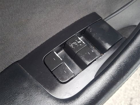 Used 2023 Tesla Model Y Long Range image 25