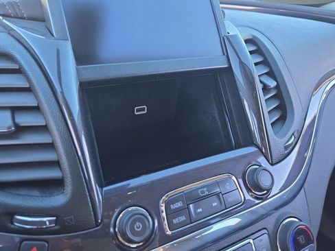 Used 2016 Chevrolet Impala LT image 24