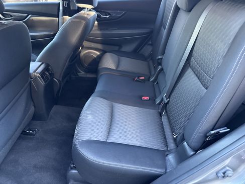 Used 2017 Nissan Rogue S image 21