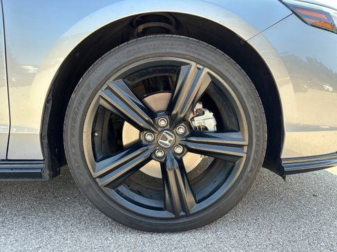 Used 2024 Honda Accord Sport image 8