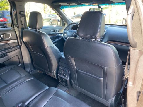 Used 2018 Ford Explorer Limited image 31