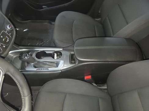 Used 2017 Chevrolet Malibu LT FWD image 17