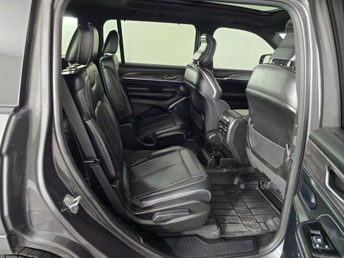 Used 2021 Jeep Grand Cherokee L Overland w/ Luxury Tech Group IV image 46