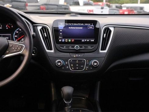 Used 2024 Chevrolet Malibu LT image 22