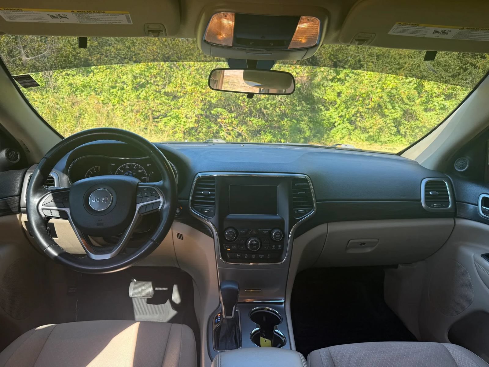 Used 2019 Jeep Grand Cherokee Laredo AWD/4WD image 13