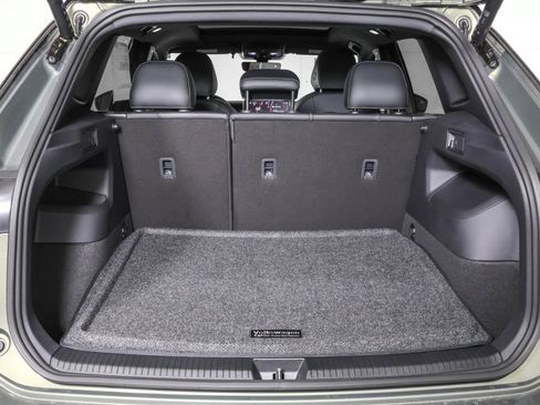 Used 2026 Volkswagen Tiguan SE R-Line AWD/4WD image 39