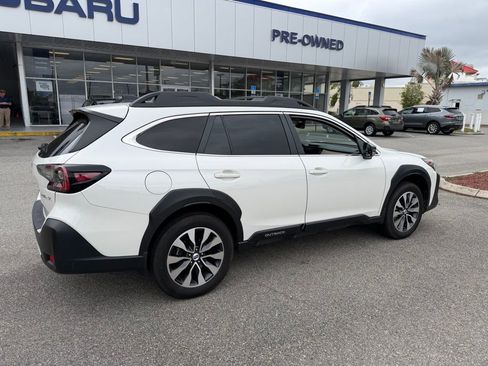 Used 2023 Subaru Outback Limited AWD/4WD image 3