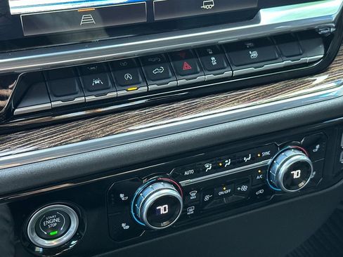 Used 2024 GMC Sierra 1500 Elevation image 21