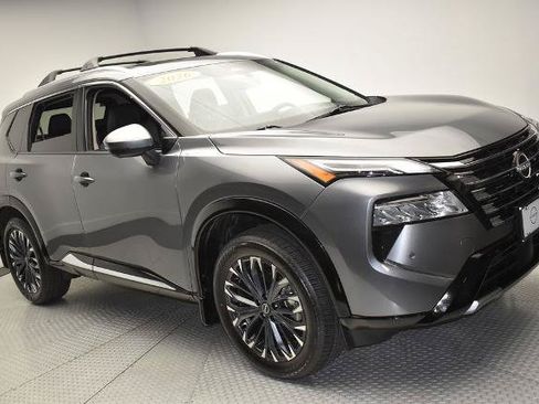 Certified 2026 Nissan Rogue Platinum w/ Platinum Premium Package AWD/4WD image 3