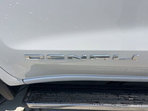 Used 2023 GMC Sierra 1500 Denali w/ Denali Reserve Package AWD/4WD image 4