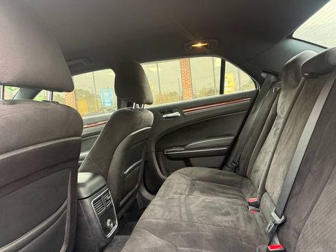 Used 2012 Chrysler 300 image 18