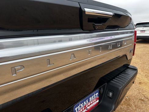 Used 2018 Ford F150 Platinum w/ Equipment Group 701A Luxury image 14