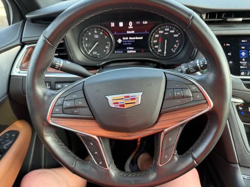 Used 2023 Cadillac XT5 Premium Luxury w/ Technology Package AWD/4WD image 16