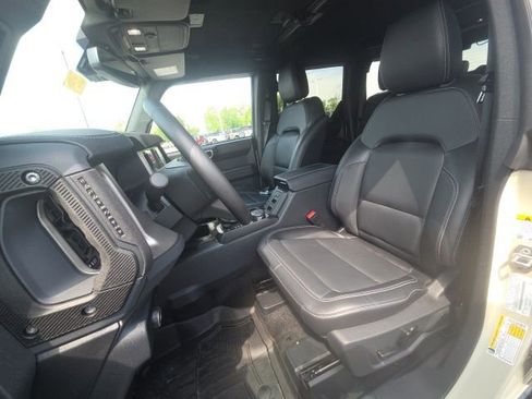 Used 2025 Ford Bronco Outer Banks w/ Sasquatch Package AWD/4WD image 25