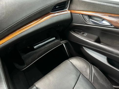 Used 2015 Cadillac Escalade Premium image 28