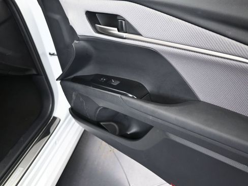 Used 2025 Toyota Camry SE w/ Convenience Package image 23