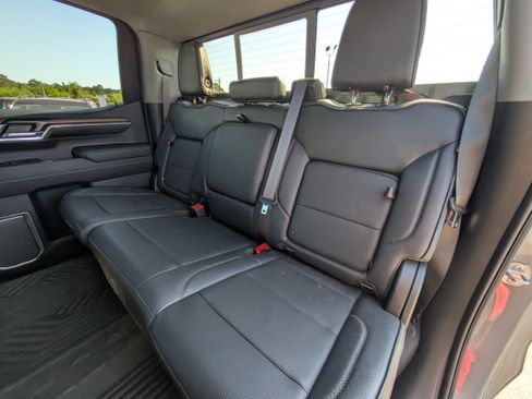 Used 2024 GMC Sierra 1500 Denali w/ Denali Reserve Package AWD/4WD image 13