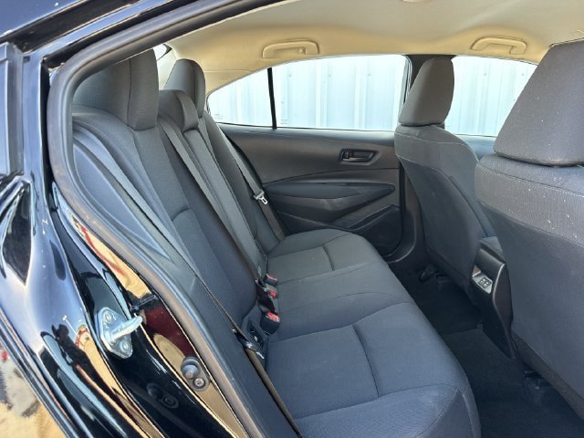 Used 2025 Toyota Corolla LE FWD image 29
