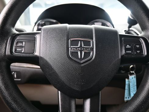 Used 2020 Dodge Grand Caravan SE image 25