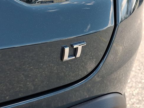 Used 2025 Chevrolet Trax LT FWD image 12