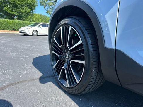 Used 2024 Volvo XC40 B5 Plus w/ Protection Package Premier AWD/4WD image 13