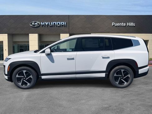 New 2026 Hyundai Ioniq 9 SE image 3